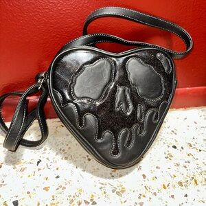 Black heart-shaped pumpkin purse